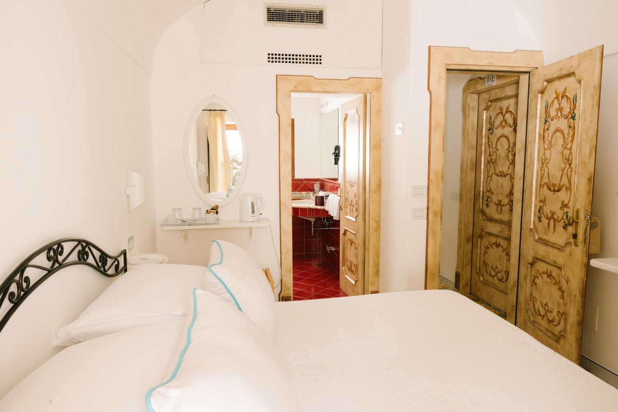 Small Double Room,1576694405:JPEG