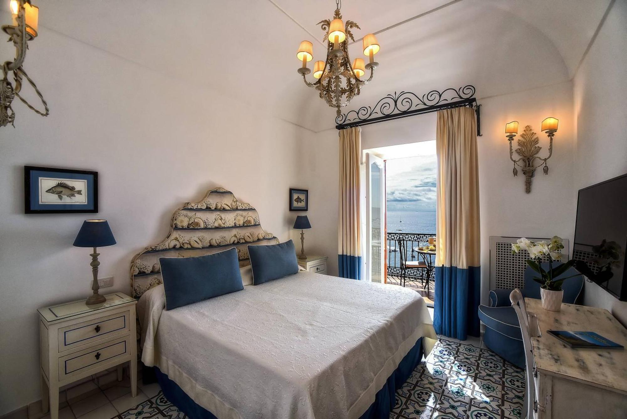 Double Room with Balcony and Sea View